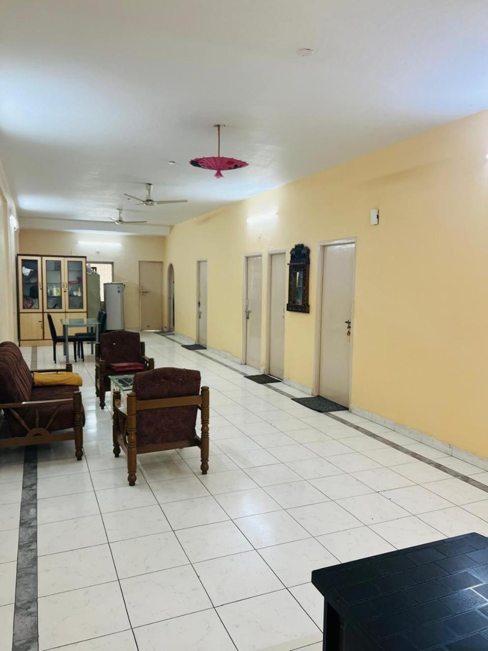 Lara Guest House Hyderabad Ngoại thất bức ảnh